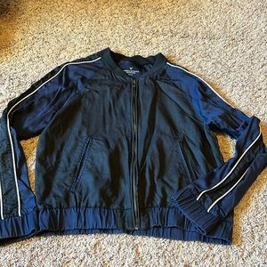 Women’s American Eagle outfitters navy cropped zip jacket lightweight sz M